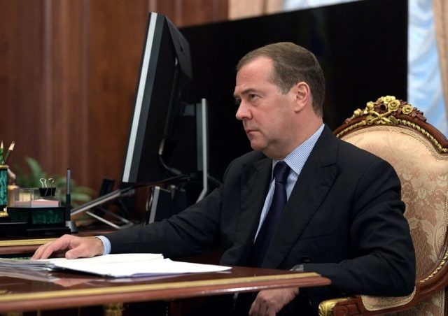 Медведев заявил о сложностях перехода к многополярному миру
