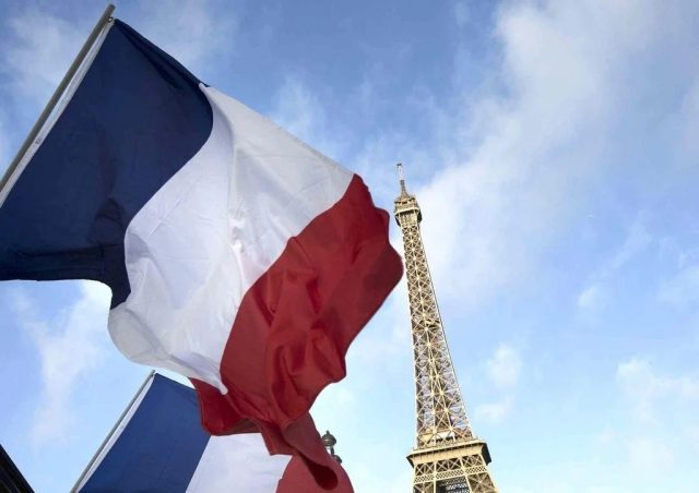 Во Франции заявили о нелегитимности Зеленского